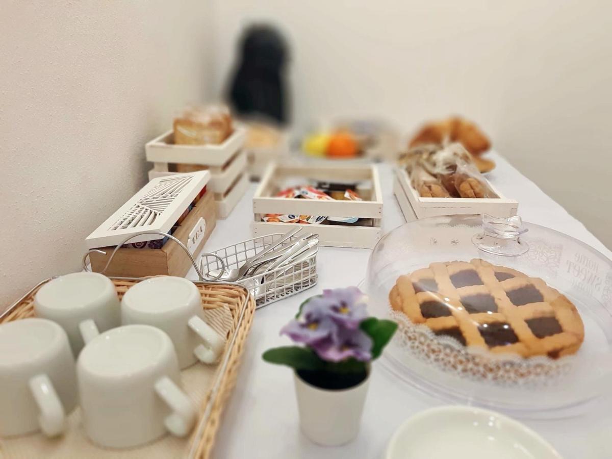 A Due Passi Da Bed & Breakfast Genoa Bagian luar foto